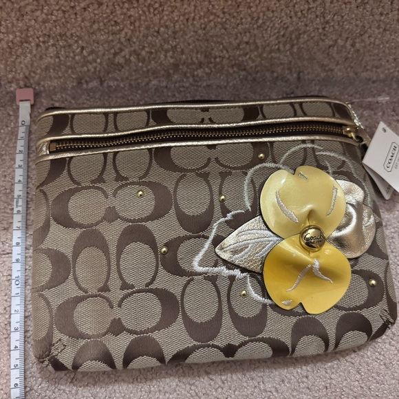 Coach mini bag and wristlet - Picture 9 of 13